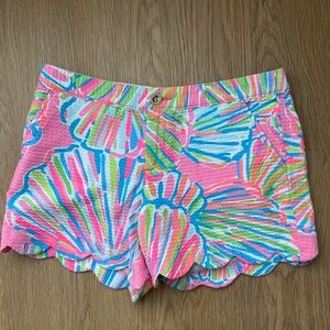 Lilly Pulitzer "Buttercup Shorts" Shell Pattern Size 8